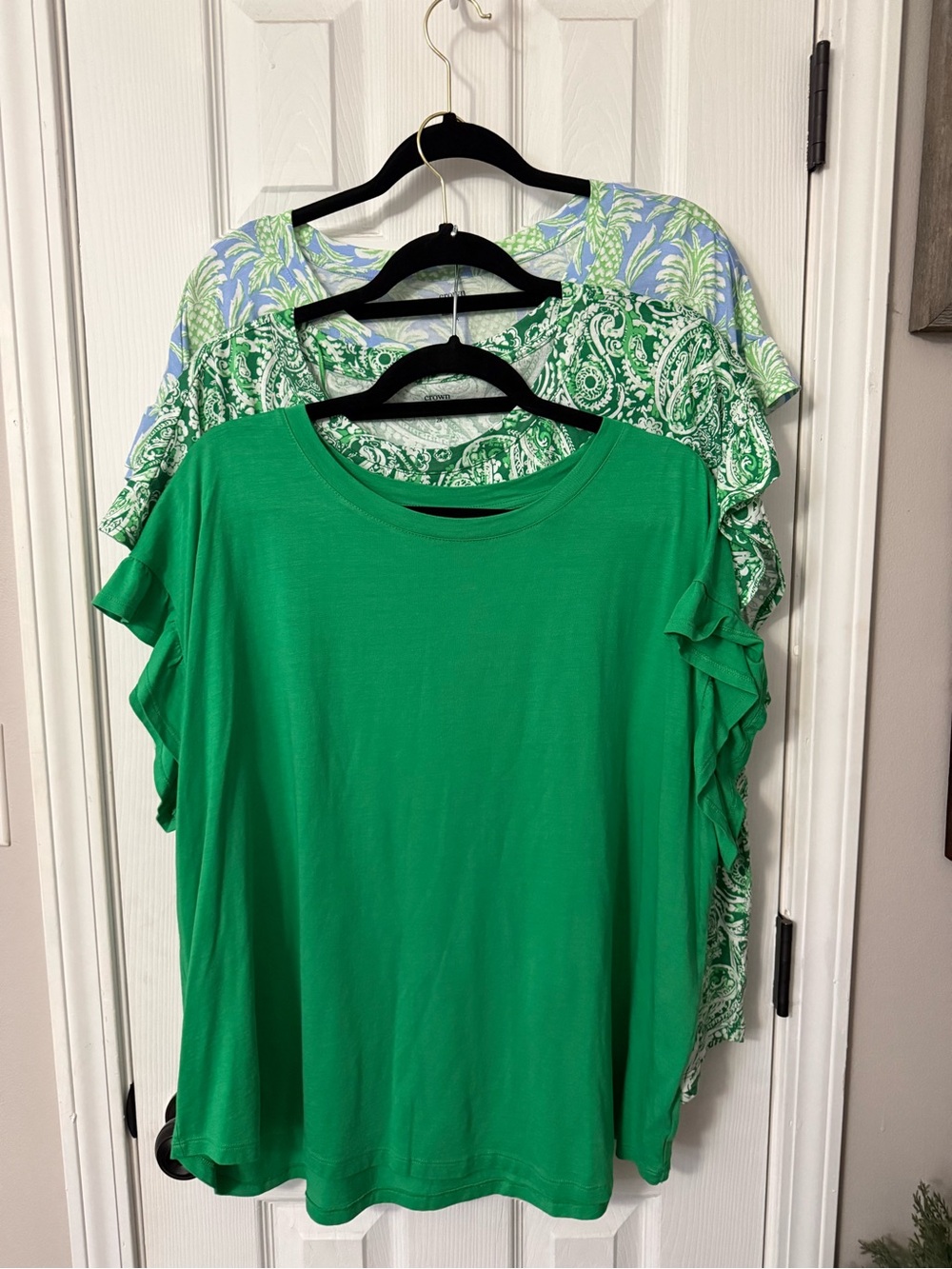 Crown & Ivy Short Ruffle Sleeve Tops Size 2X Like New. 3 top bundle - Picture 1 of 13